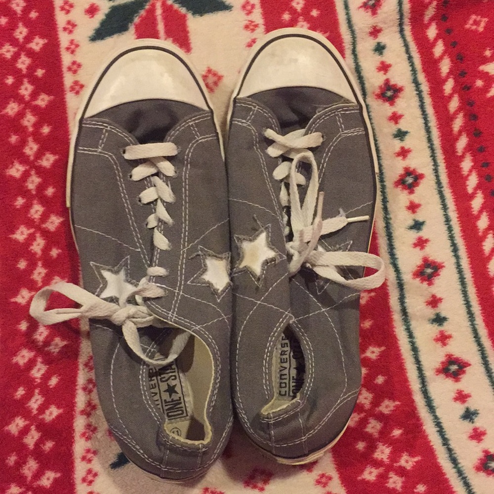 Grey converse